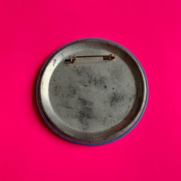 Vintage 1980s’ Walt Disney World Donald Duck Pinback Button - Picture 2 of 3